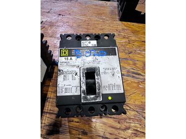 Square D 15A Electrical Breaker