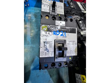 Square D 15A Electrical Breaker