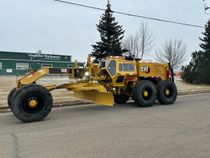 Refurbished Caterpillar 135H Grader